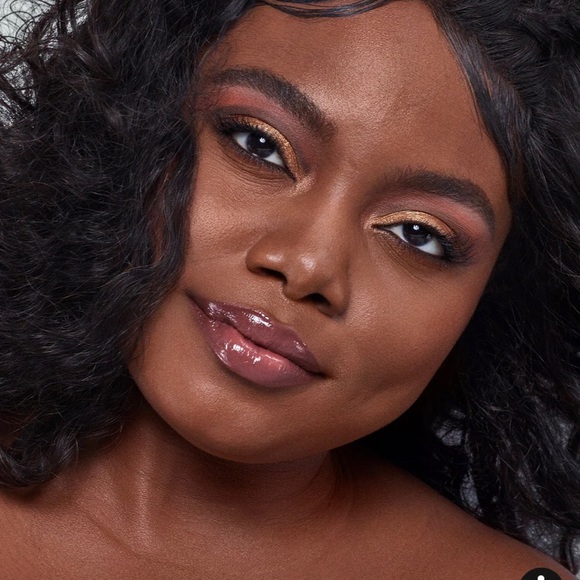 r.e.m. Beauty Babydoll Eyeshadow Palette - Picture 4 of 7